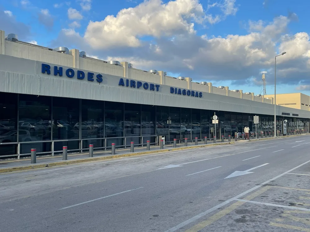 Autovermietung in Rhodos Flughafen, Vorteile, schnelle Tipps und was zu beachten ist